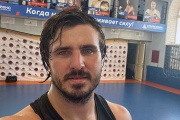 Артём Вахитов – Рико Верхувен, бой 14 июня 2025 года, контракт с UFC, карьера в кикбоксинге