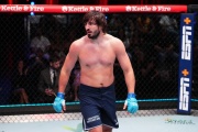 Артём Вахитов – Рико Верхувен, бой 14 июня 2025 года, контракт с UFC, карьера в кикбоксинге