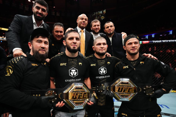 Ислам Махачев, двойной чемпион UFC, рекорды, достижения, лучшие российские бойцы ММА, Хабиб Нурмагомедов, Фёдор Емельяненко Ислам Махачев, двойной чемпион UFC, рекорды, достижения, лучшие российские бойцы ММА, Хабиб Нурмагомедов, Фёдор Емельяненко